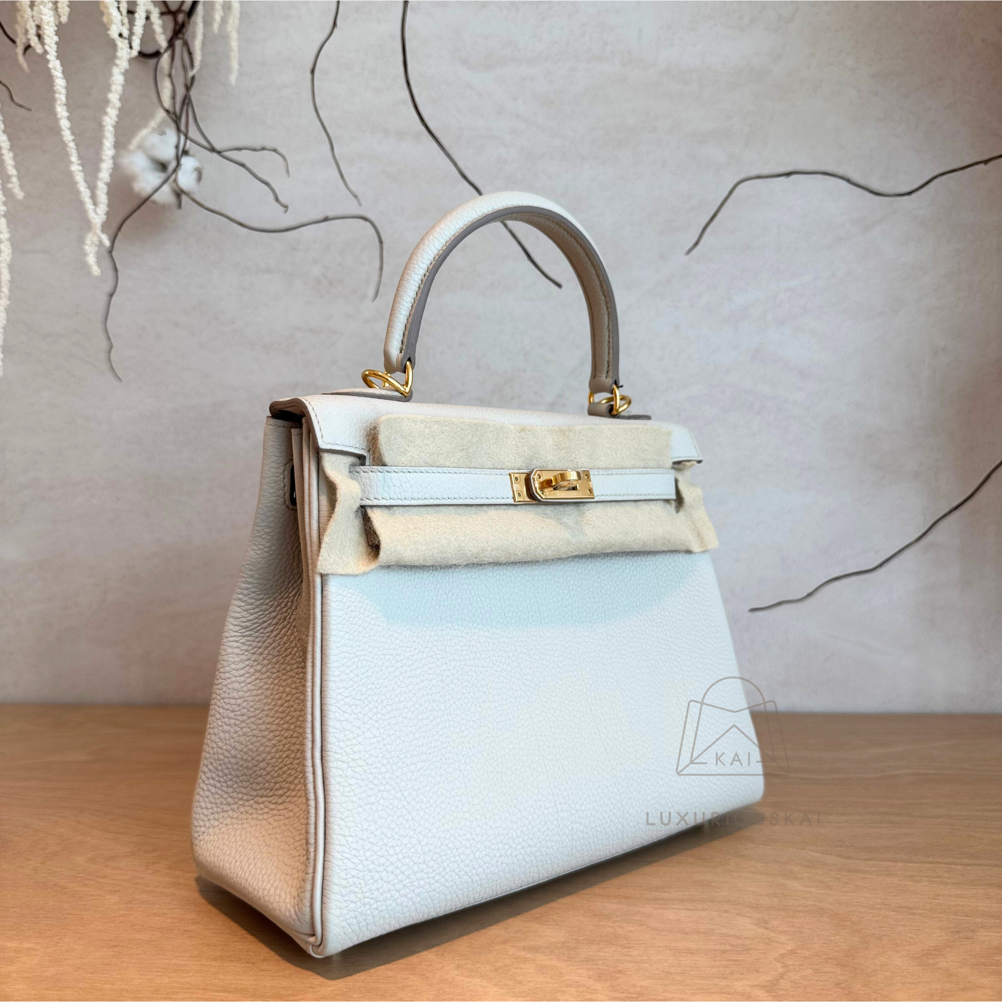 [PRELOVED] Hermès Togo Kelly 25 Craie (Gold Hardware)