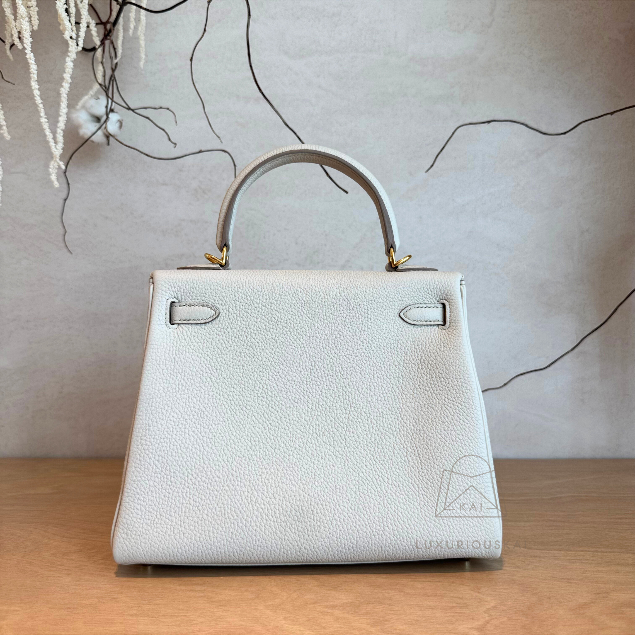 [PRELOVED] Hermès Togo Kelly 25 Craie (Gold Hardware)