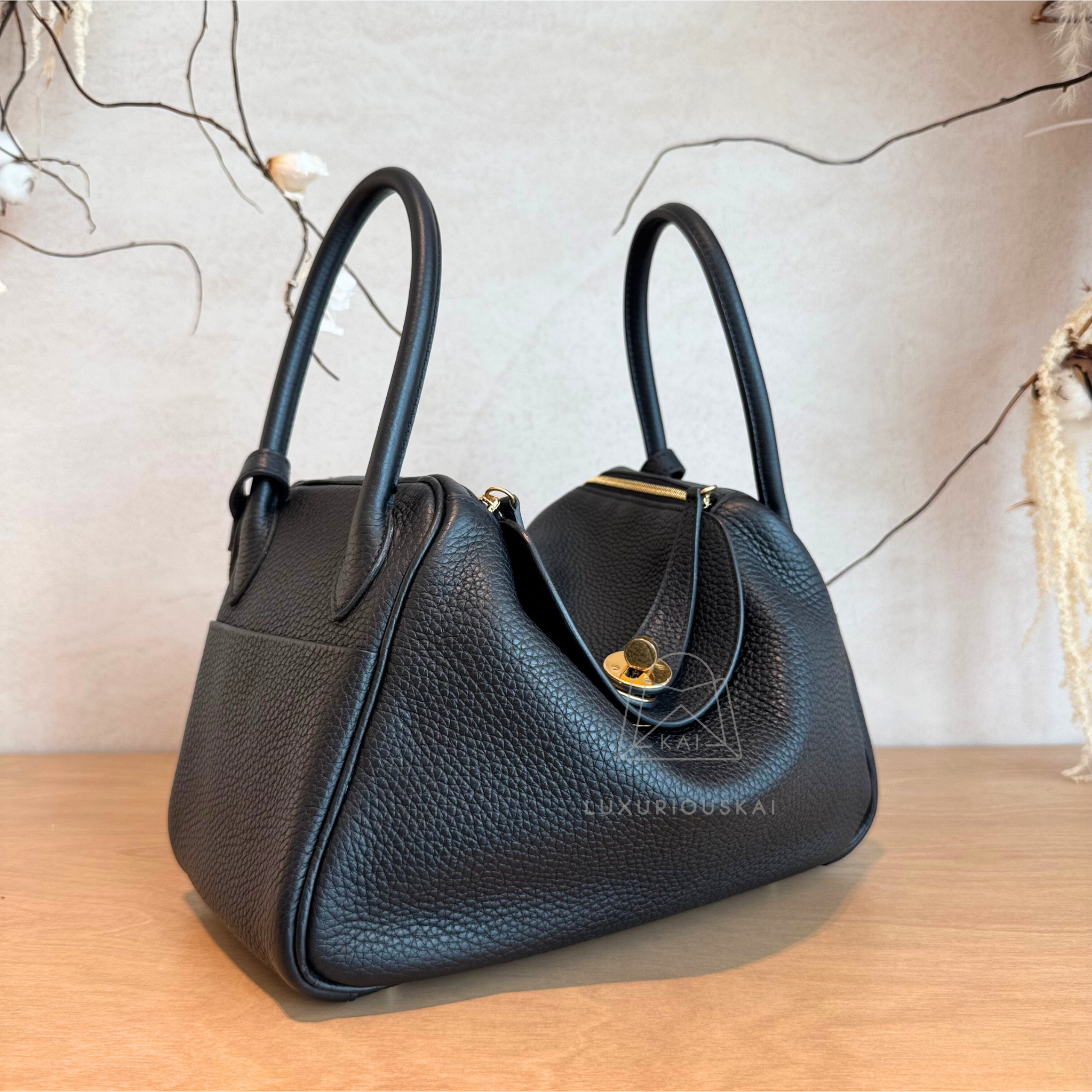 [PRELOVED] Hermès Lindy 26 Black (Gold Hardware)