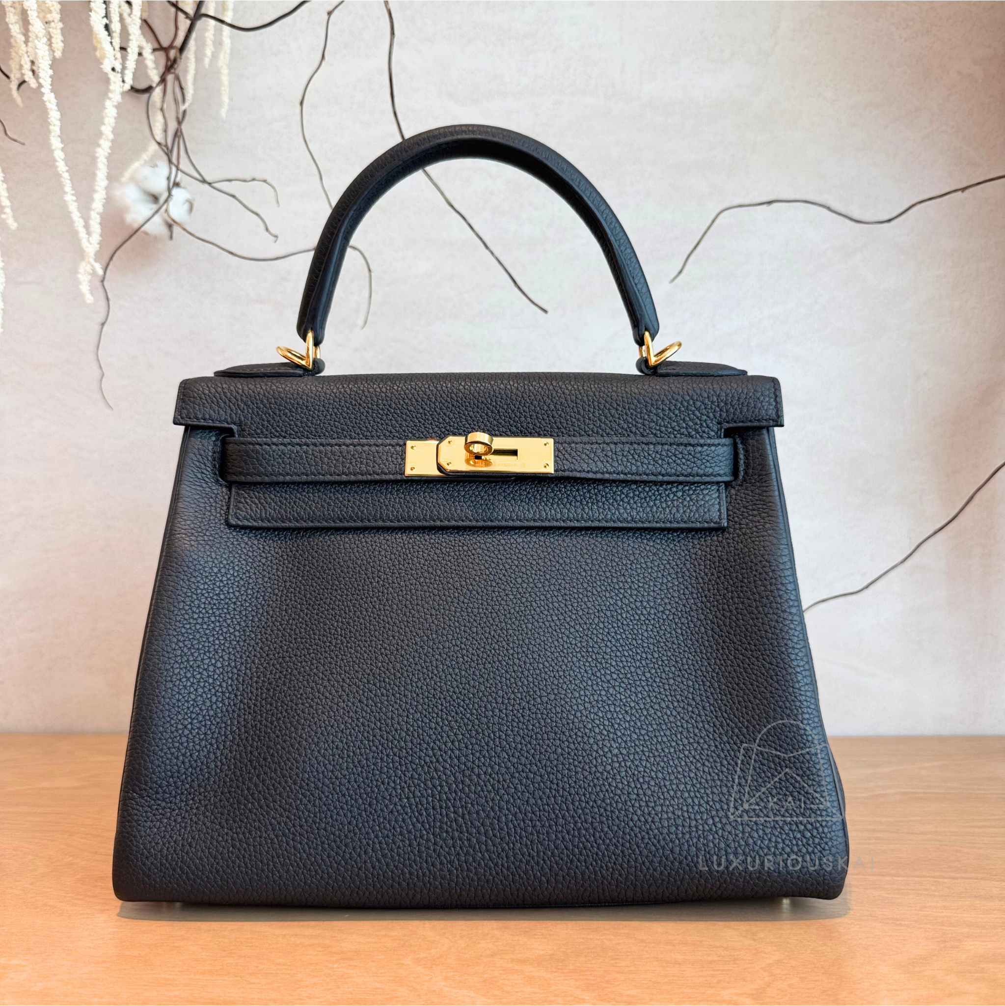 [PRELOVED] Hermès Kelly 28 Black (Gold Hardware)