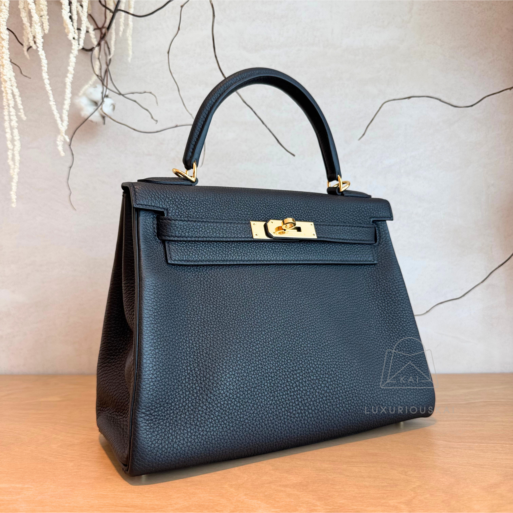 [PRELOVED] Hermès Kelly 28 Black (Gold Hardware)