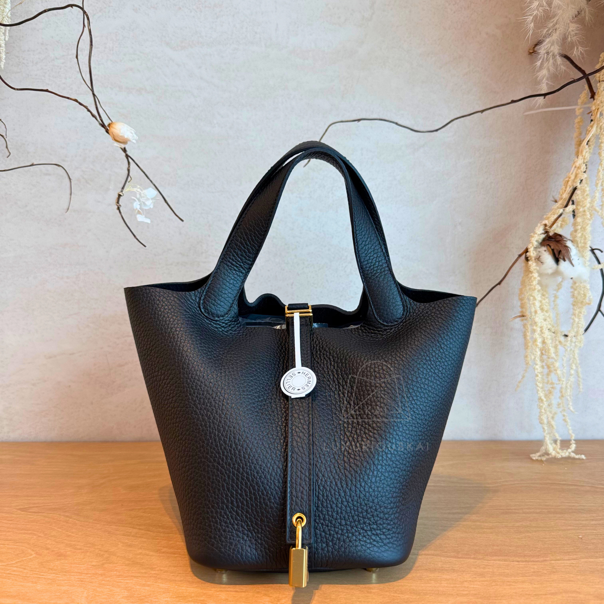 Hermès Picotin 18 Black (Gold Hardware)