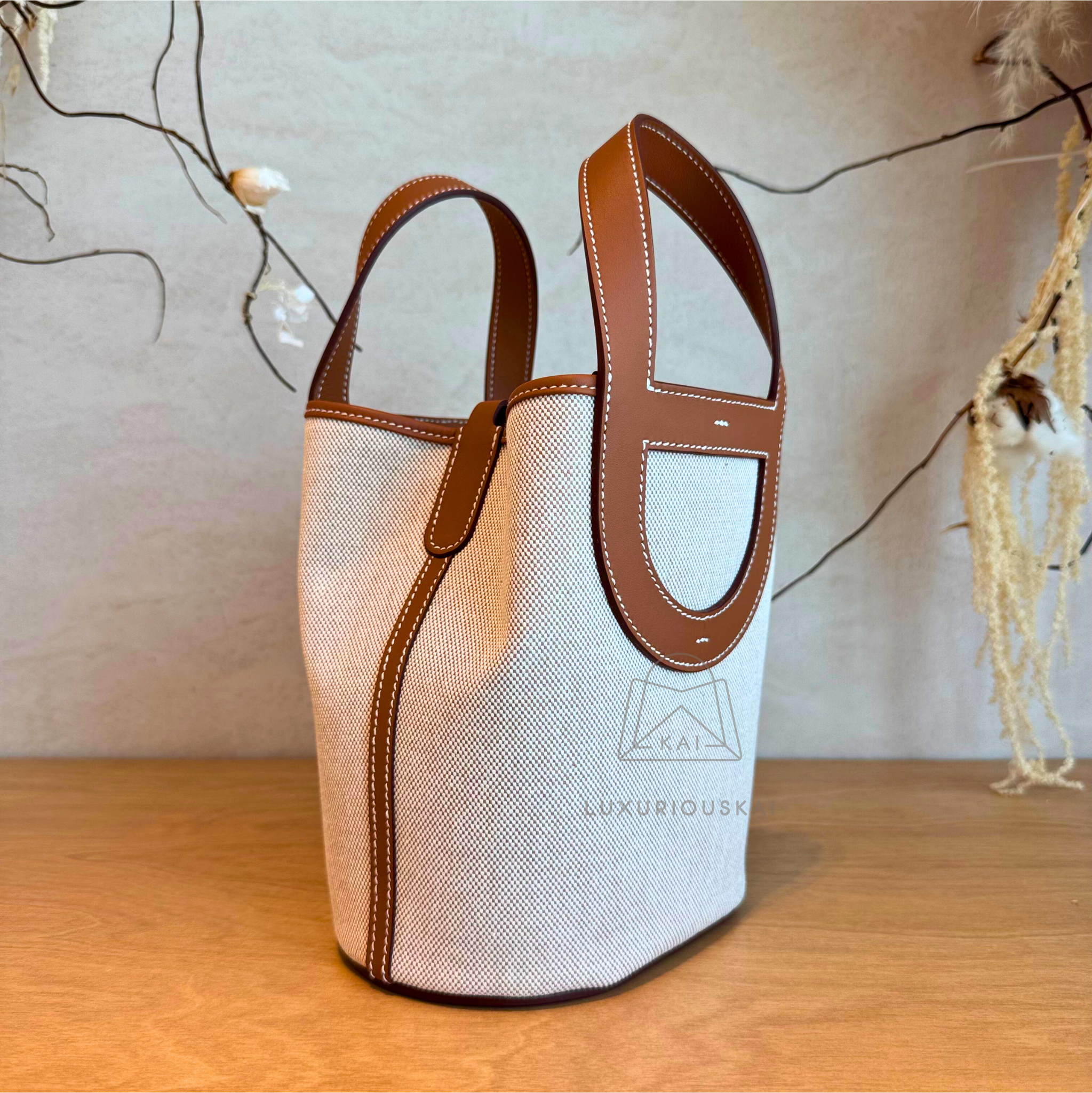 Hermès In The Loop 18 Canvas Gold