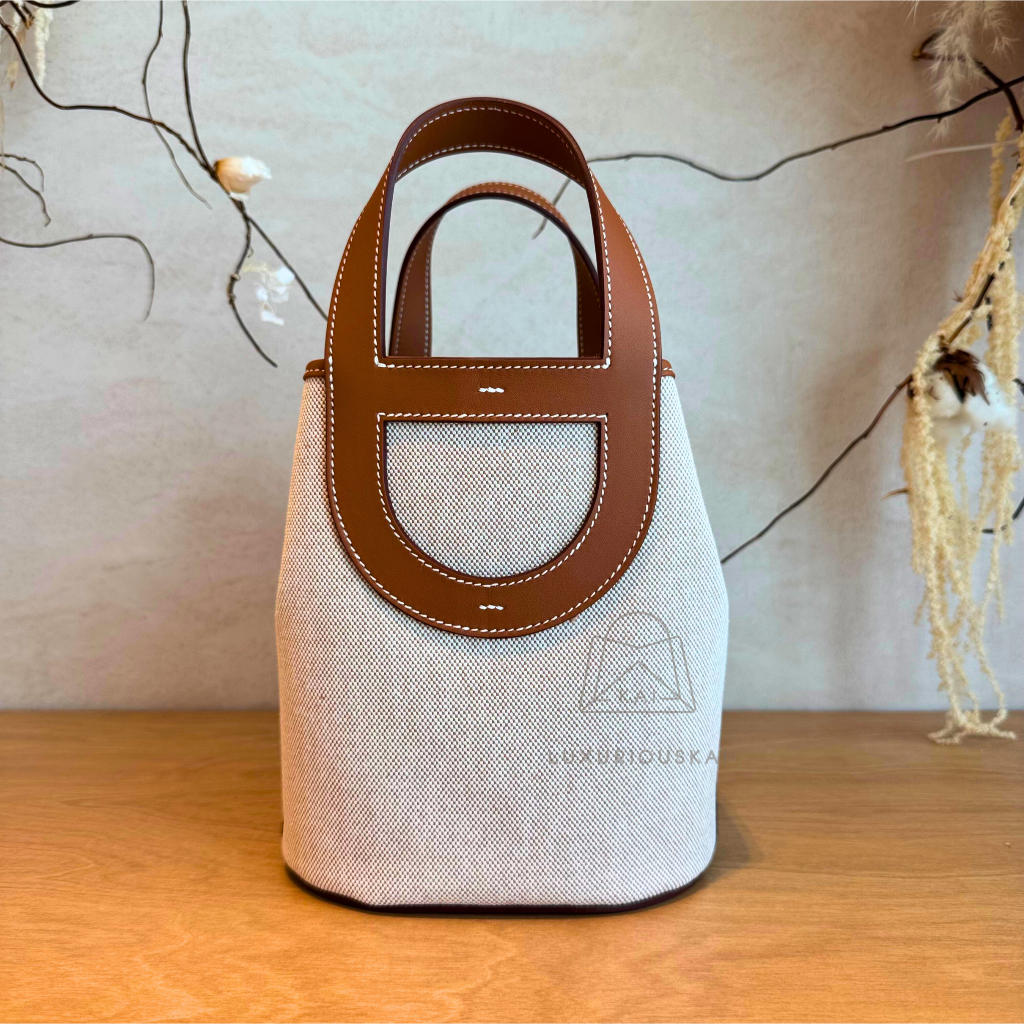Hermès In The Loop 18 Canvas Gold