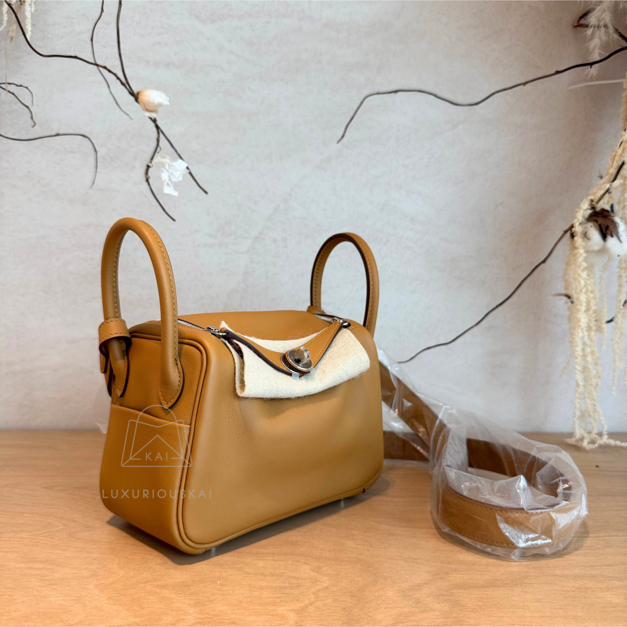 Hermès Mini Lindy Sesame (Palladium Hardware)
