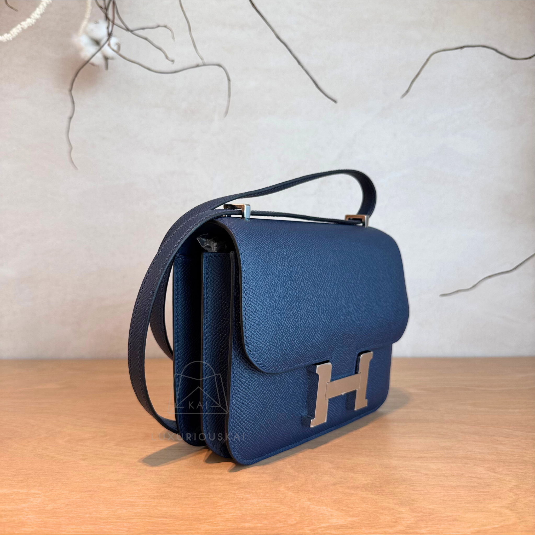 Hermès Constance 18 Blue Sapphire (Palladium Hardware)