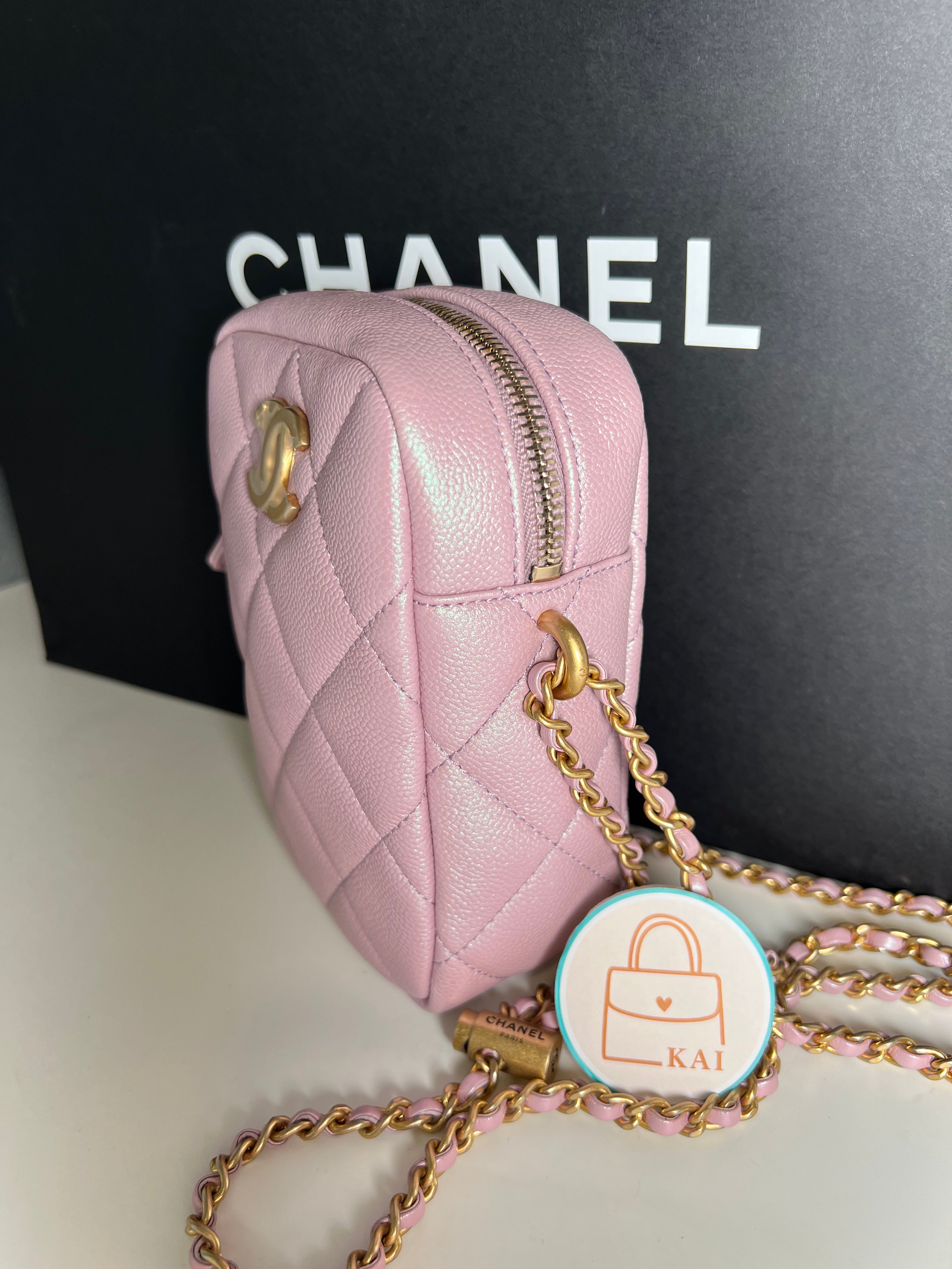 Chanel 21K Camera Vertical